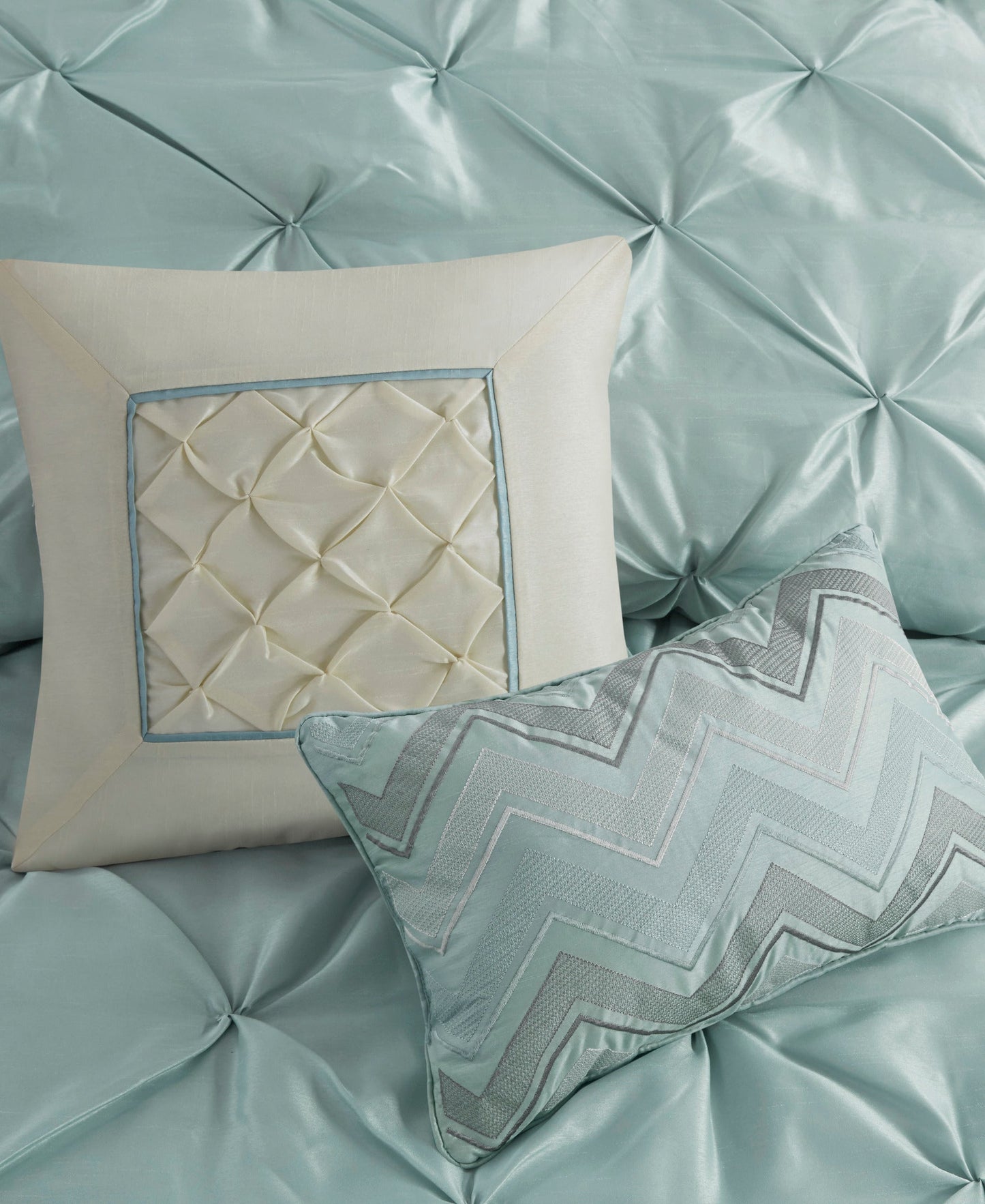 Piedmont 7 Piece Tufted Comforter Set