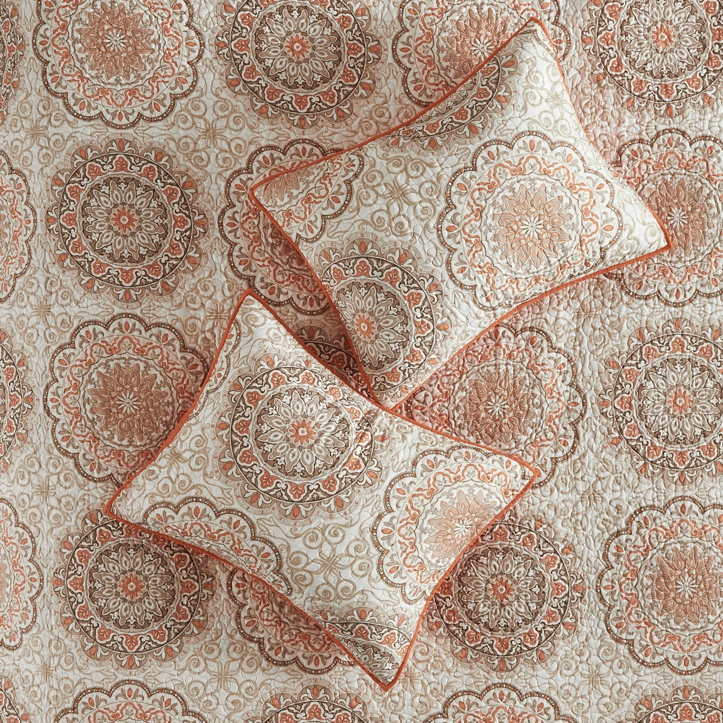 Menara 6 Piece Reversible Quilt Set with Throw Pillows