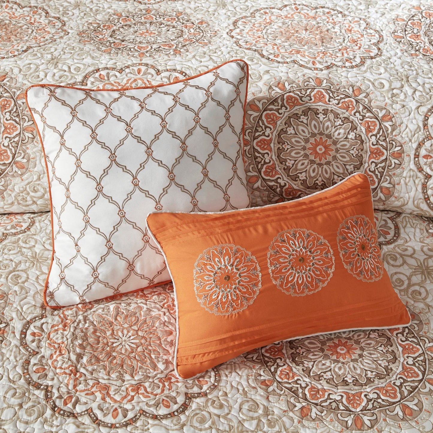 Menara 6 Piece Reversible Quilt Set with Throw Pillows