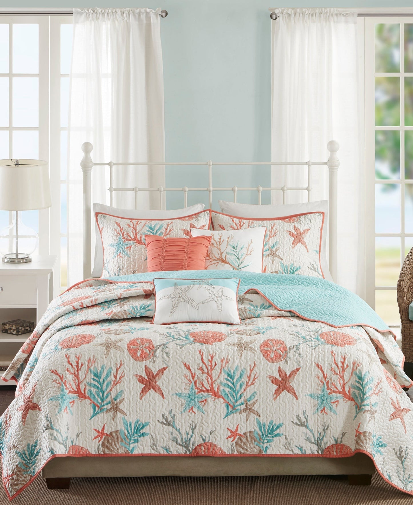 Ocean View 6 Piece Sateen Quilt Set with Throw Pillows