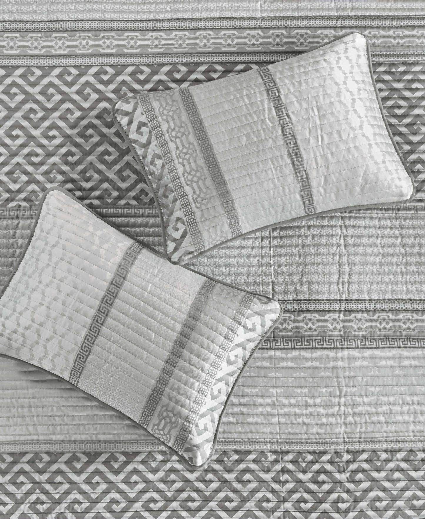 William 4 Piece Jacquard Quilt Set with Throw Pillow