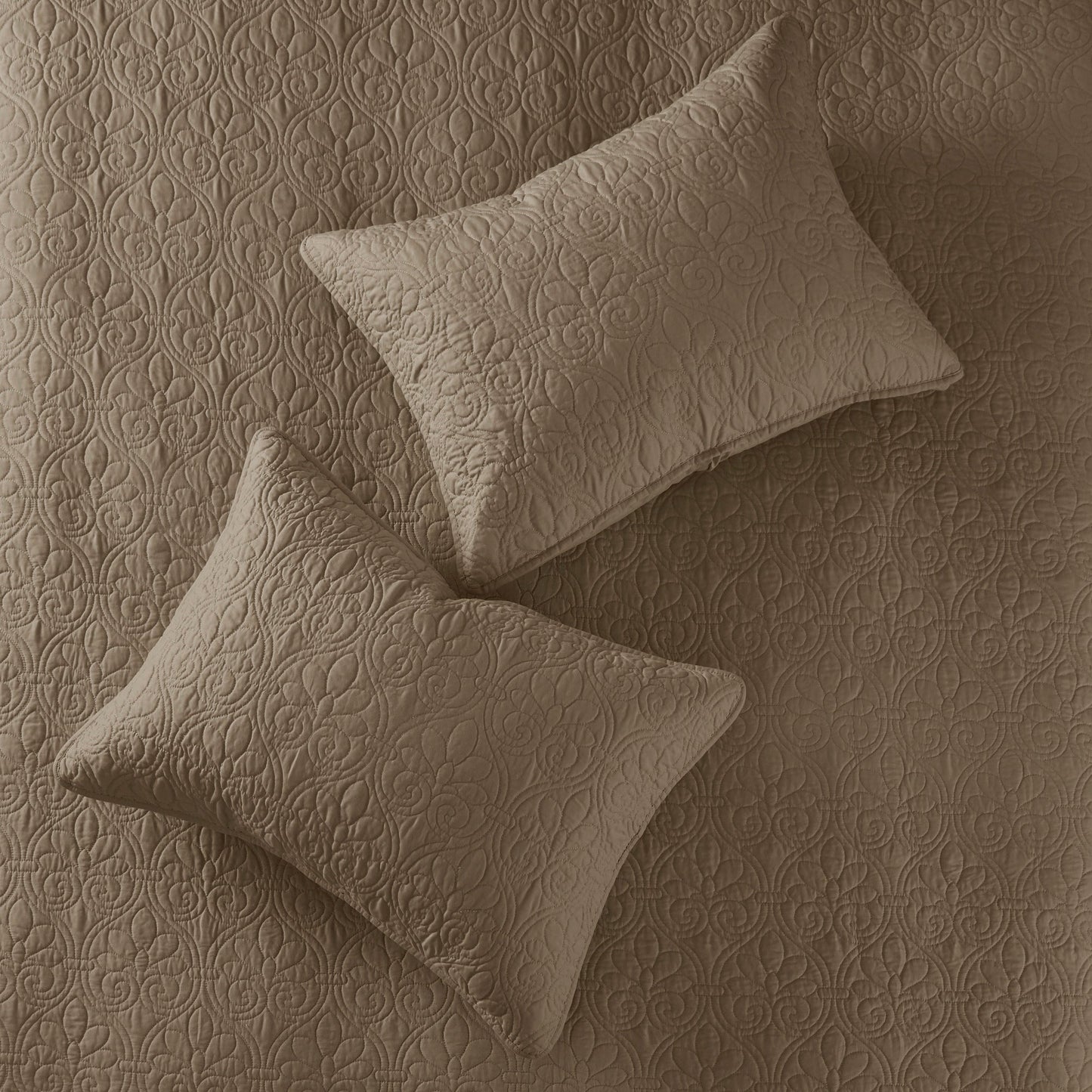 Vancouver Reversible Bedspread Set