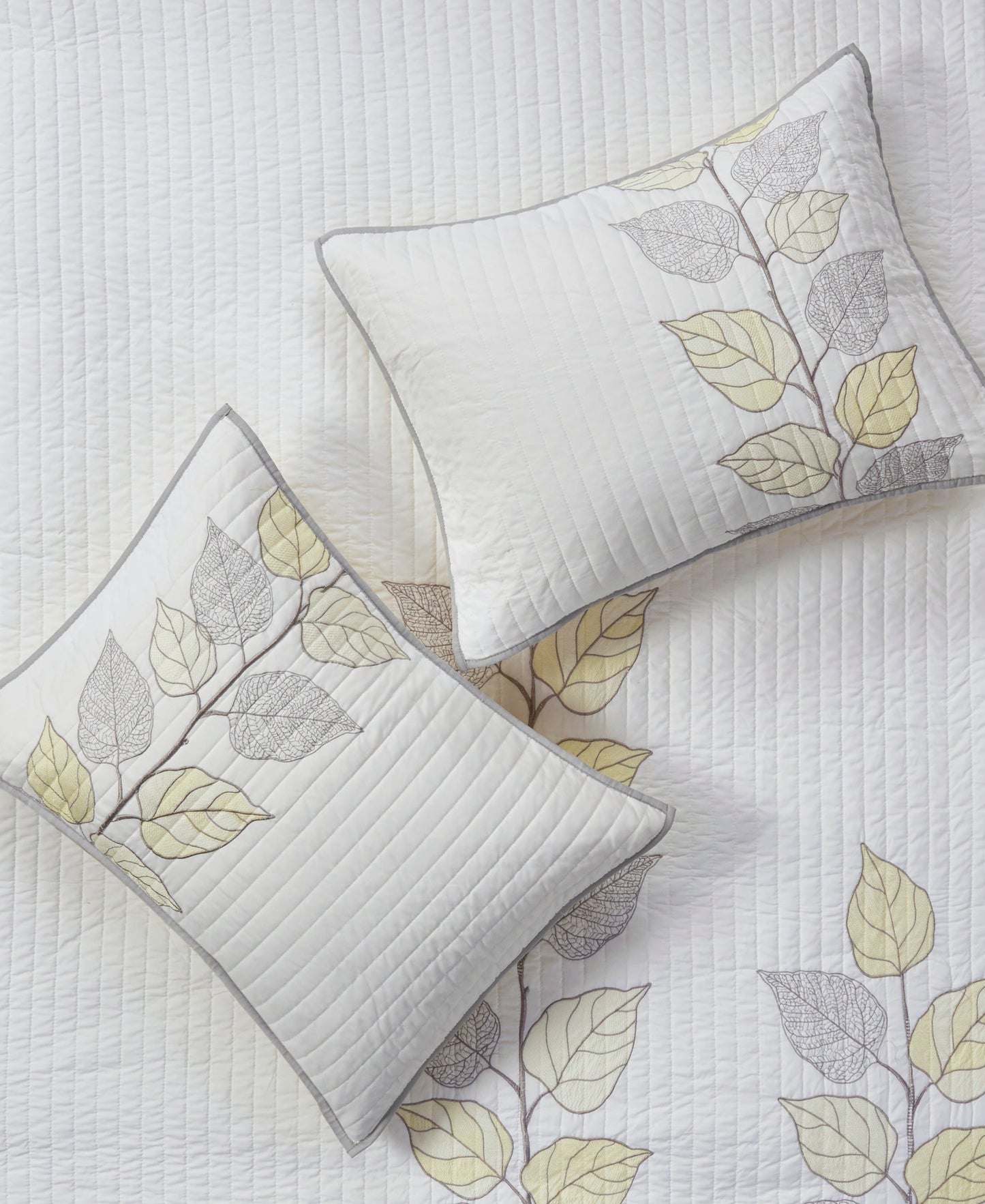 Marissa 6 Piece Embroidered Quilt Set with Throw Pillows