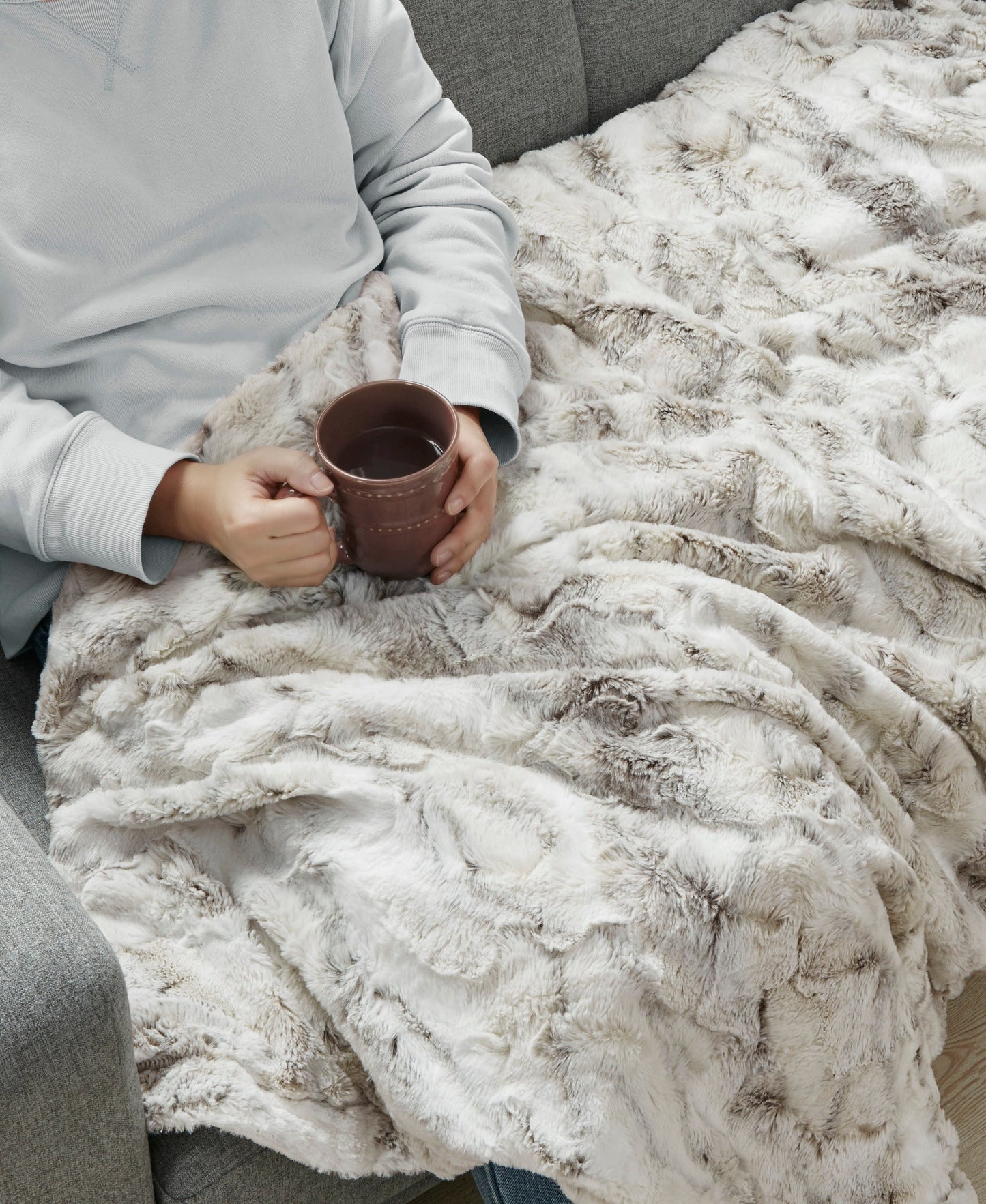 Aina Oversized Faux Fur Throw