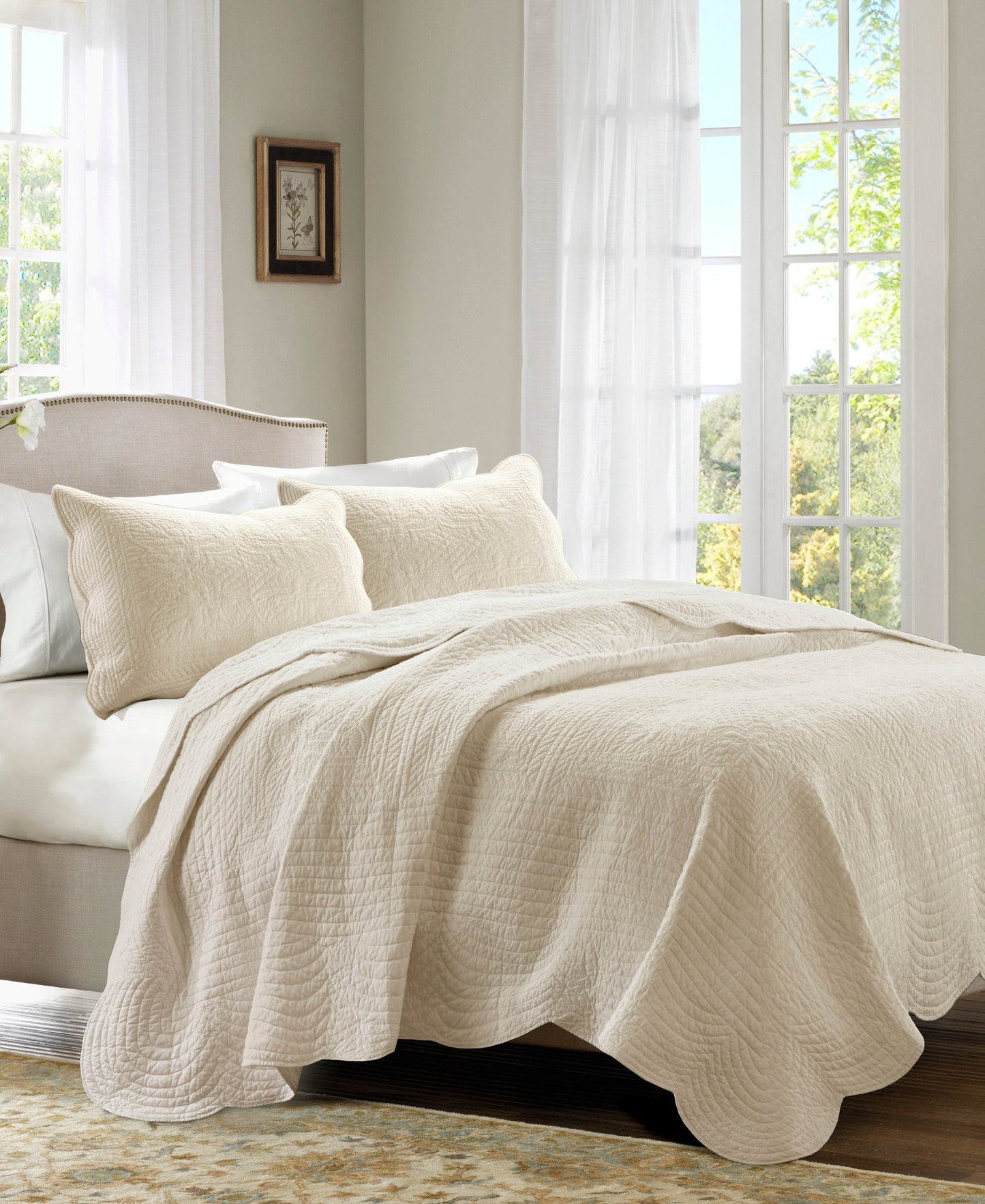 Genoa 3 Piece Reversible Scalloped Edge Quilt Set