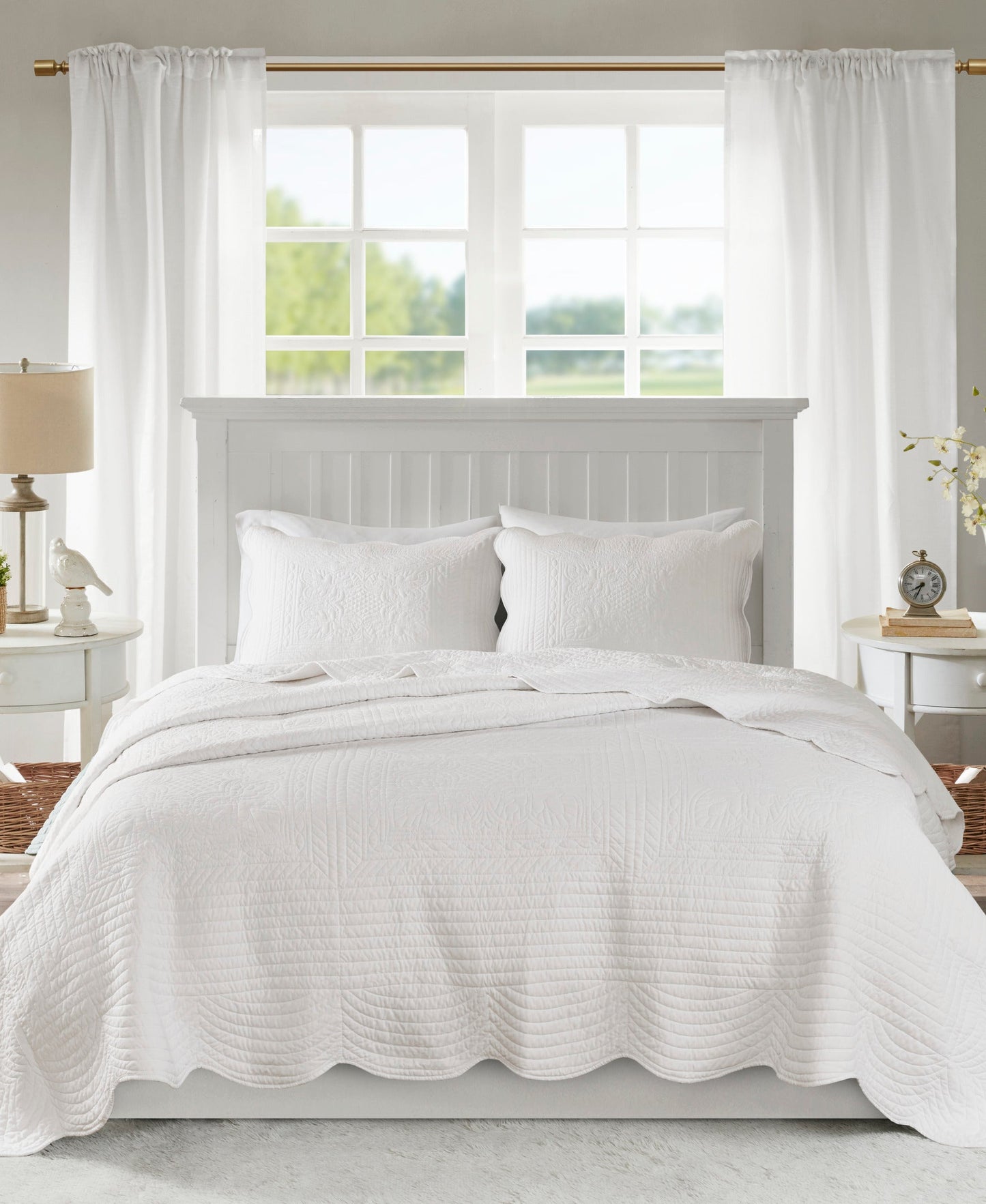 Genoa 3 Piece Reversible Scalloped Edge Quilt Set