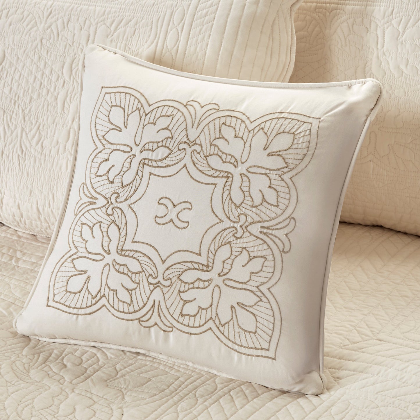 Genoa 6 Piece Reversible Scalloped Edge Daybed Cover Set