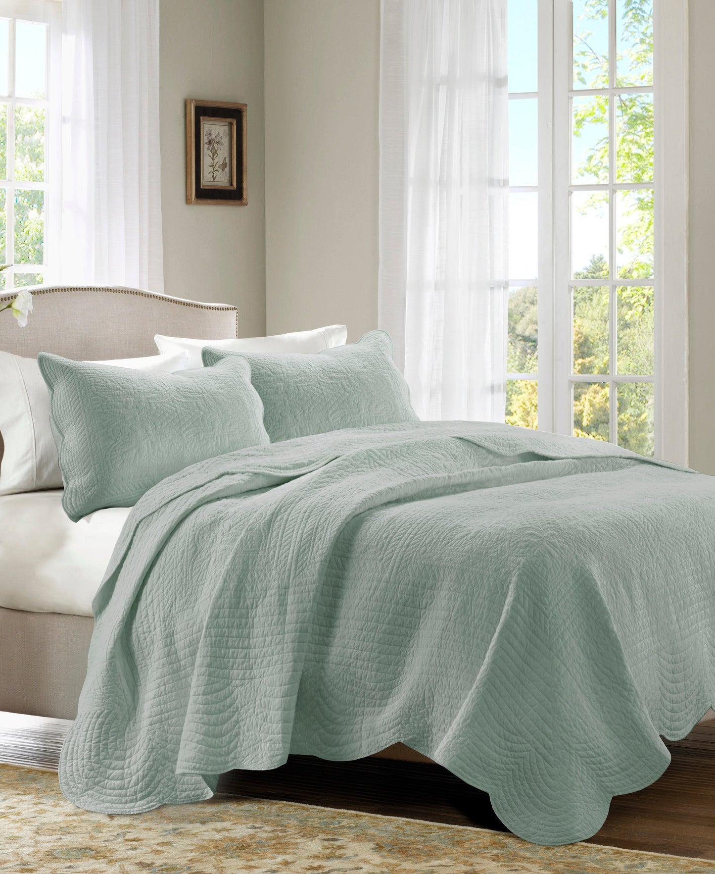 Genoa 3 Piece Reversible Scalloped Edge Quilt Set
