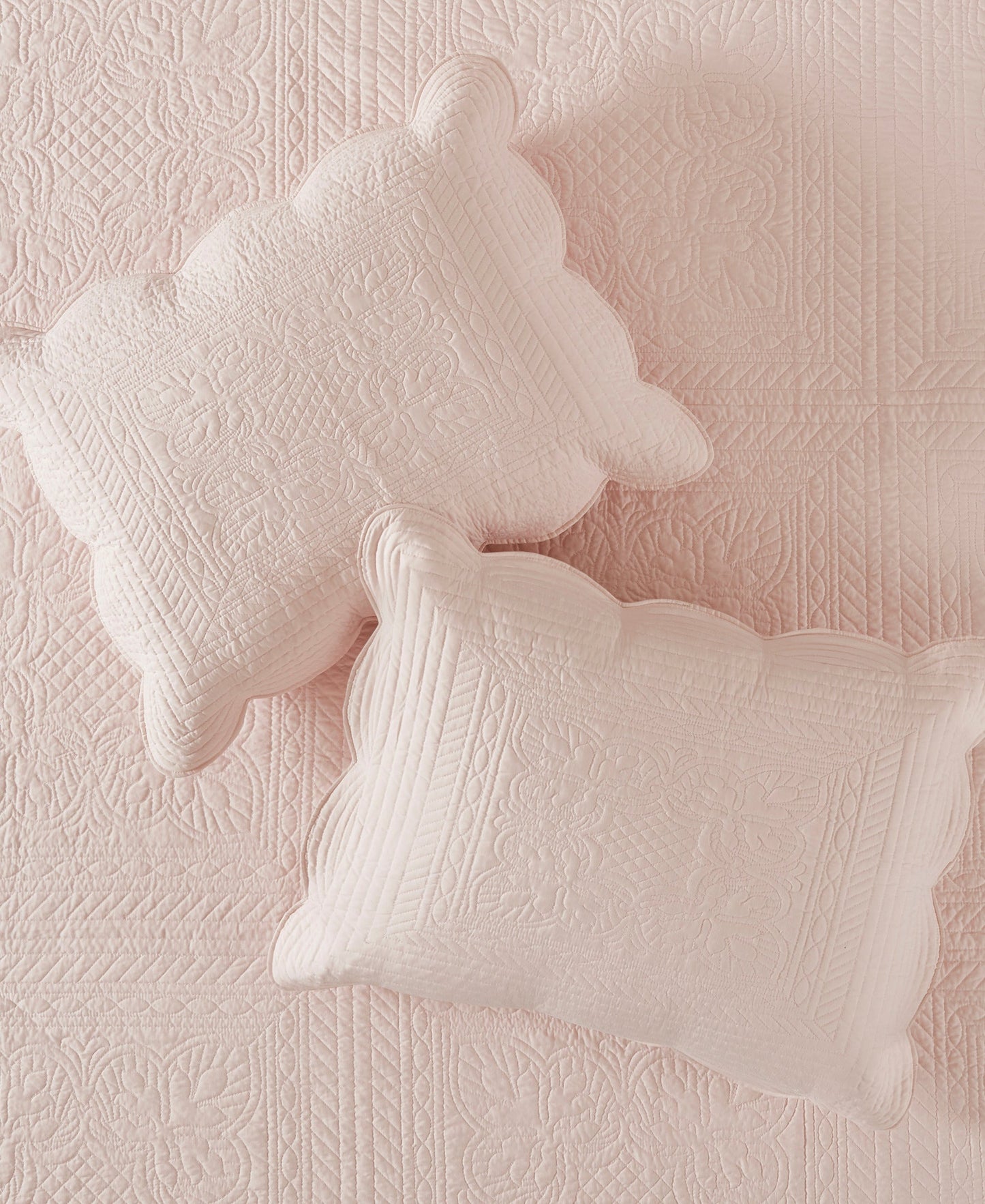 Genoa 3 Piece Reversible Scalloped Edge Quilt Set