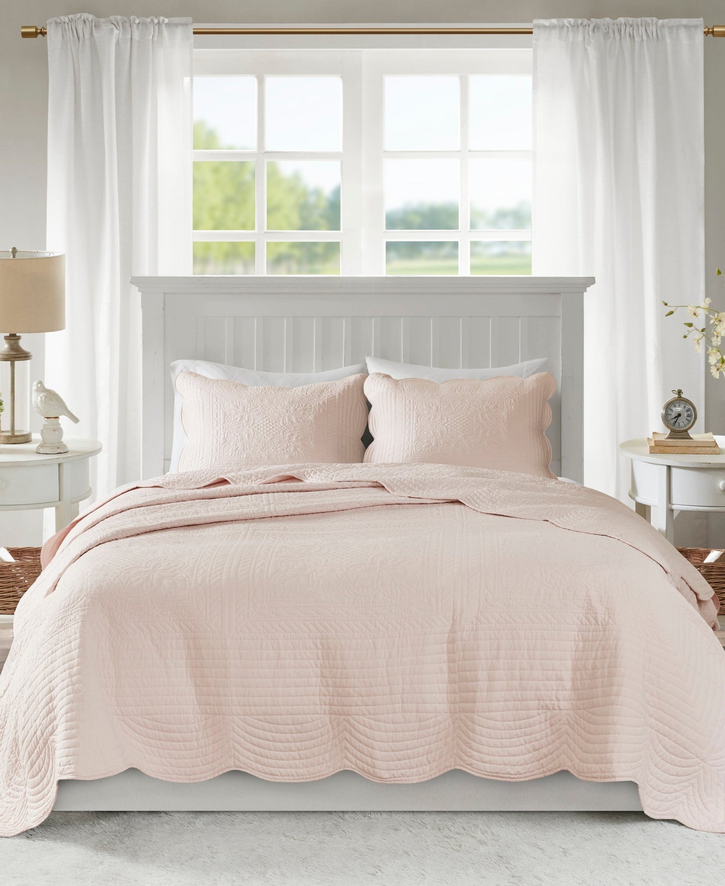 Genoa 3 Piece Reversible Scalloped Edge Quilt Set