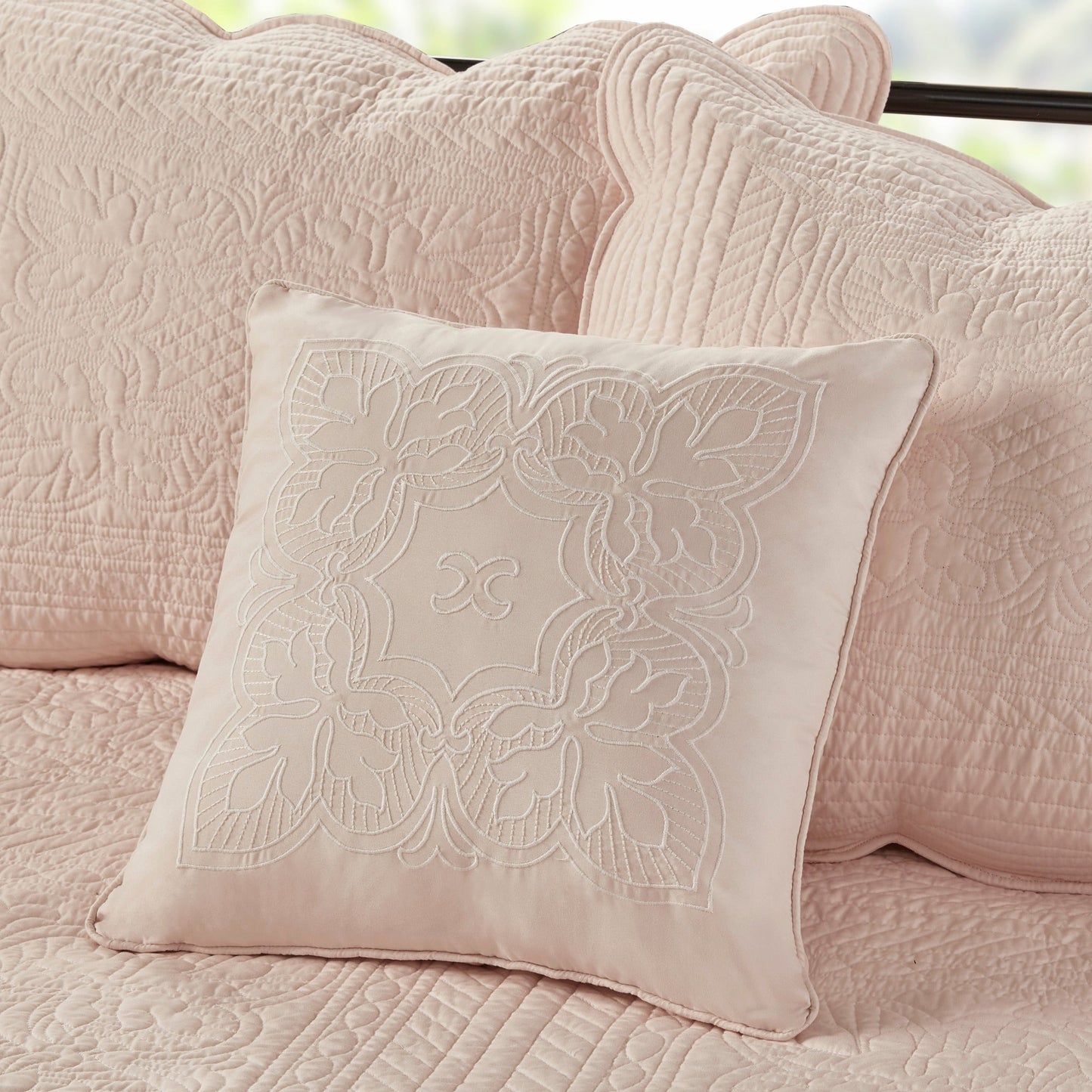 Genoa 6 Piece Reversible Scalloped Edge Daybed Cover Set